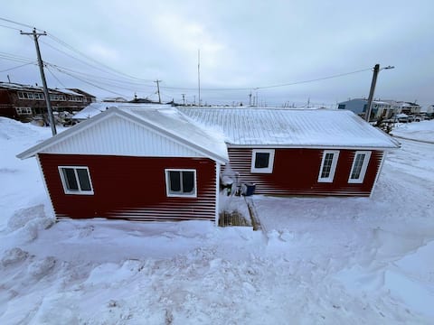 Beluga Beach House, Full House