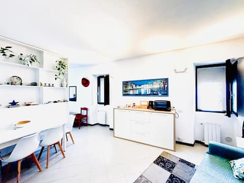 Airbnb con migliori performance: Tower/Torretta with private sea view terrace a Vernazza