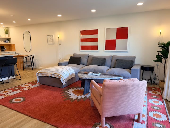 Walk To Old Town Condo Hot Tub Pool! New Amenities - Scottsdale, AZ