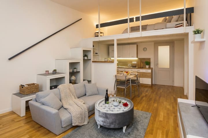 Chic Flat On Ječná • Walk To Wenceslas Sq & Museum - Praga