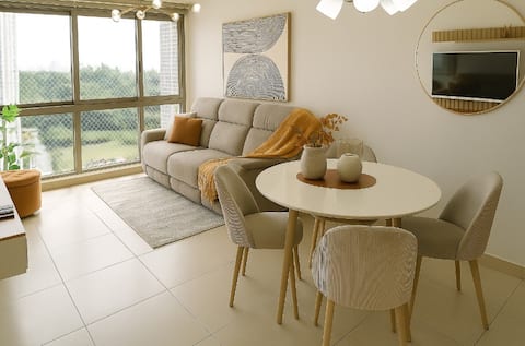 Amazing Apt. Close to the City