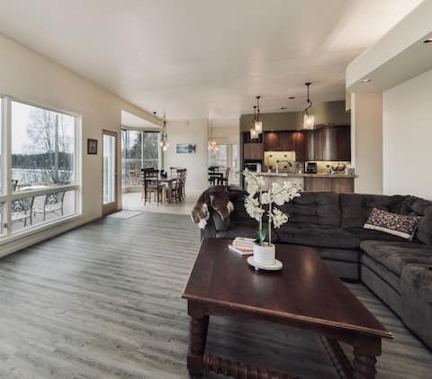 7300 sq. ft. property on the Kenai River.