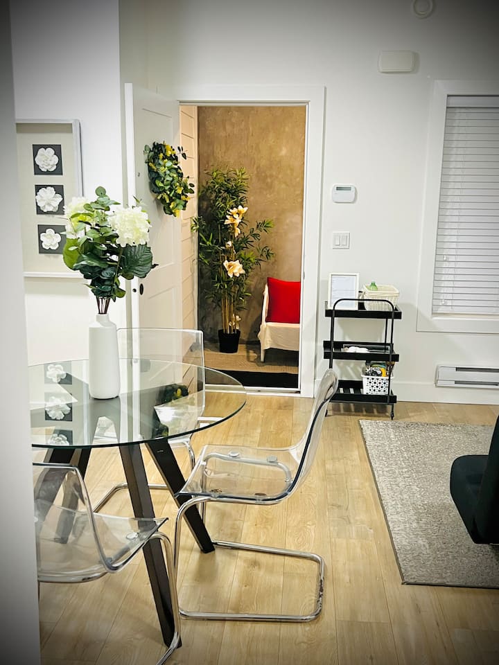 Modern Cozy 2br Suite Near White Rock - Langley