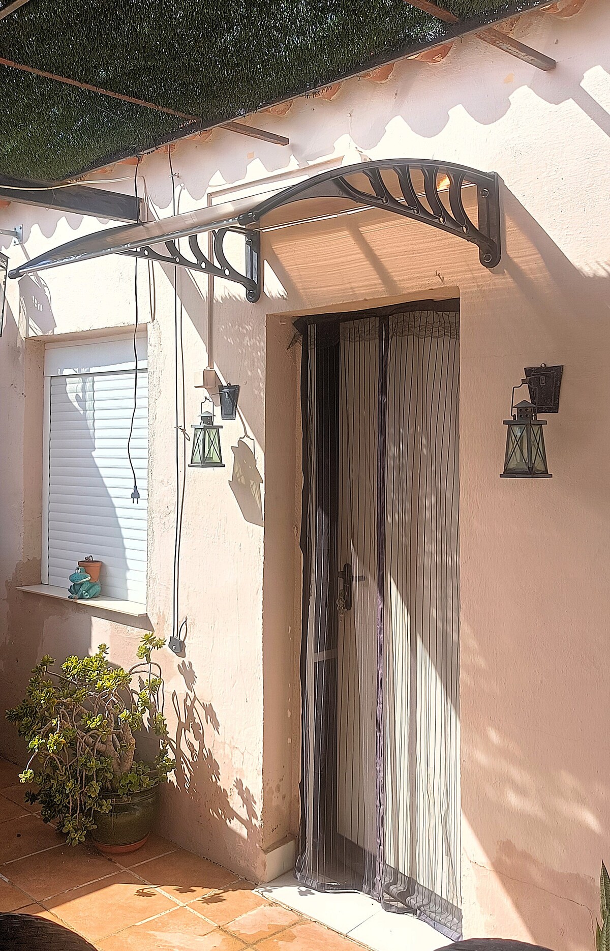 Vanjska spavaća soba s jednim vratima