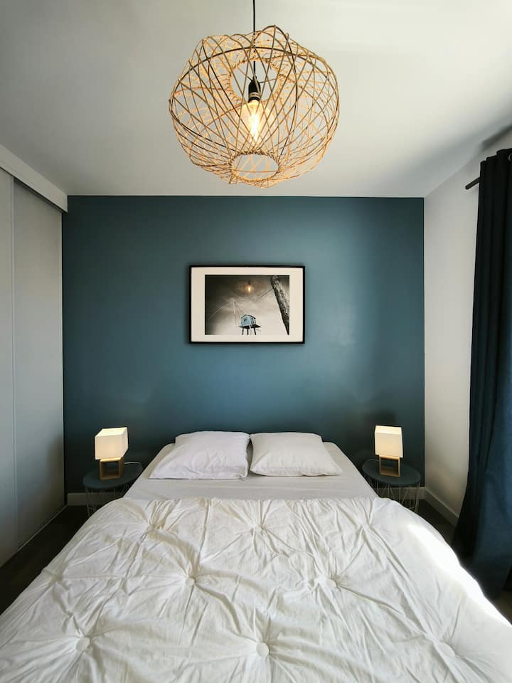 One of the three bedrooms, with a 140 x 190 cm bed