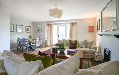Successful Airbnb property: Tilly's at Killyleagh Harbour in Rowallane