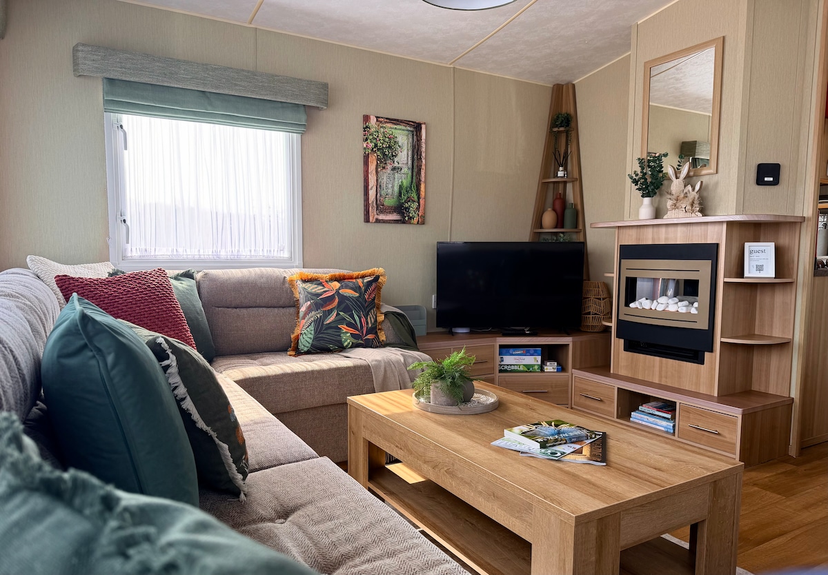 Top performing Airbnb: Annie’s Place: Dog Friendly: Private Paddock in Gwinear Gwithian
