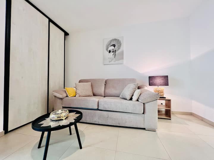 Le Cosy Corner : Apt 2 Pers De Standing + Terrasse - Antibes