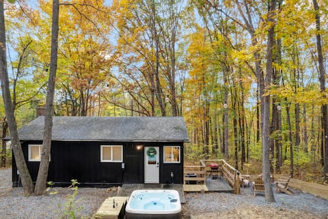 BlackPearl• Secluded Nature Retreat with HotTub
