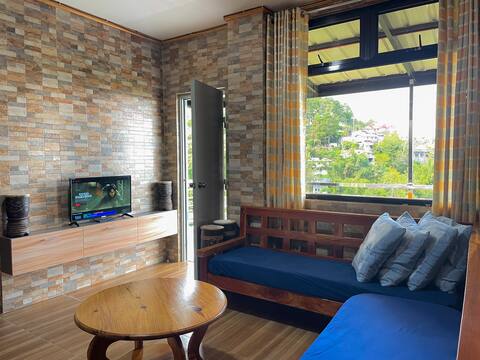 Topside Homes: Relaxation at a beautiful peak