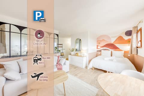 Le Boudoir, comfy studio Orly Airport