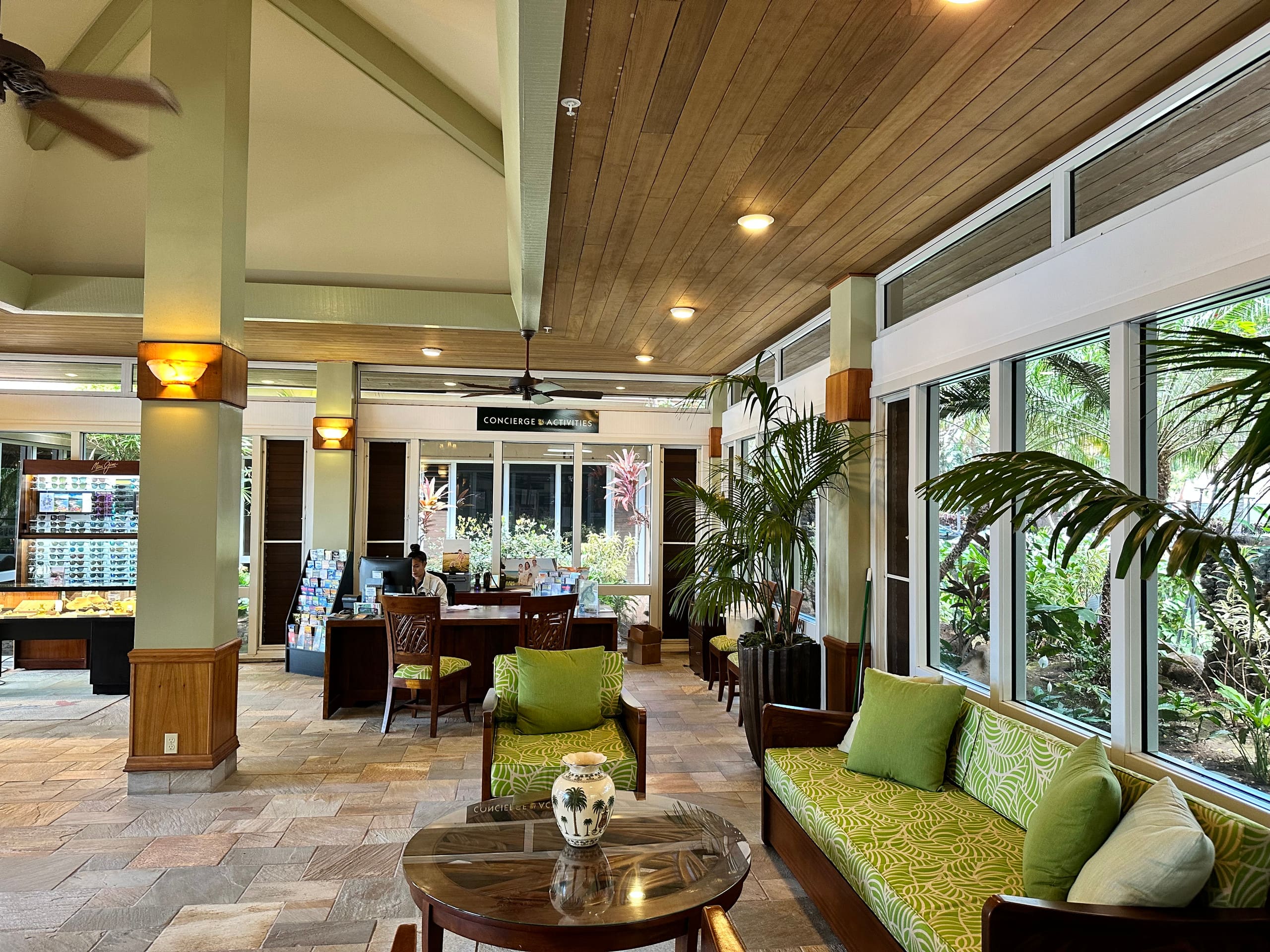 Mahana at Kaanapali- Beachfront Walkout Jewel - Image 3