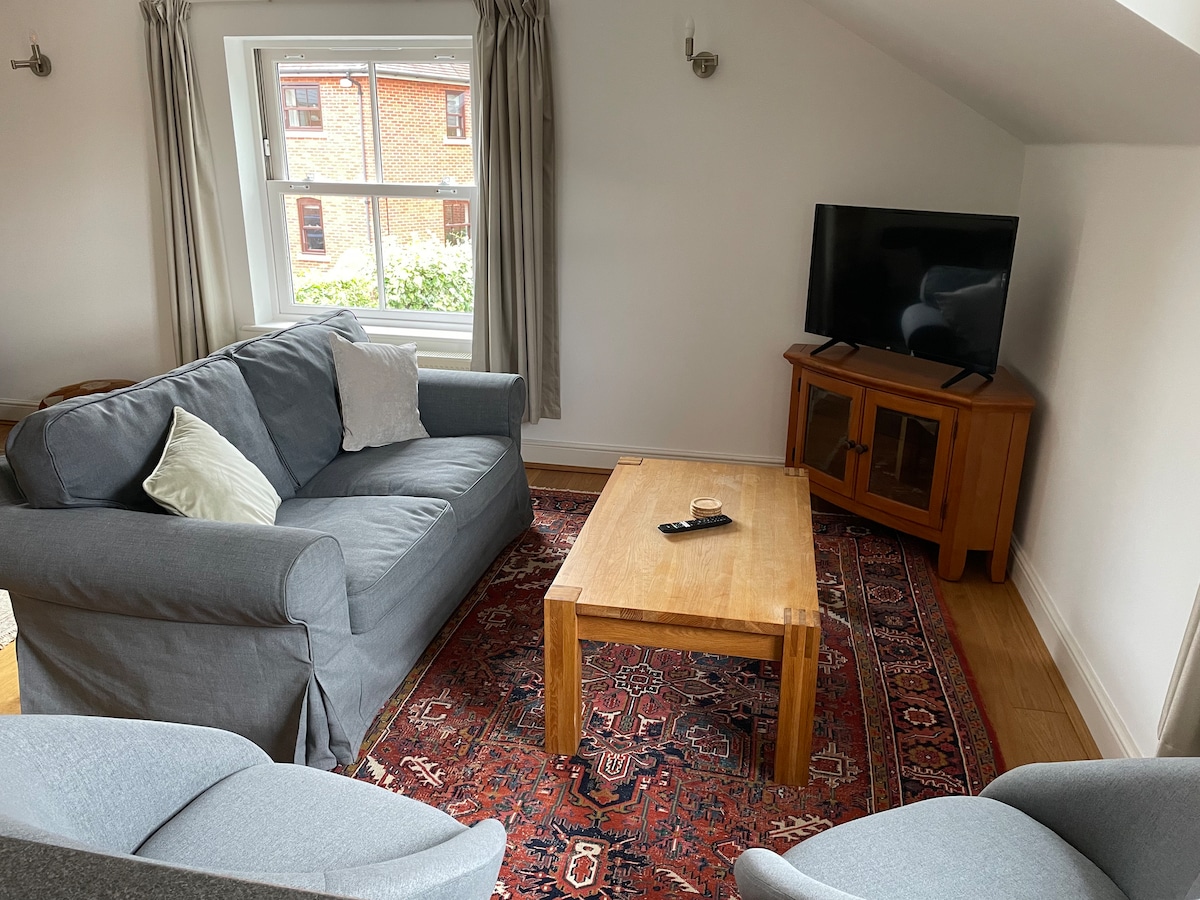 Popular Airbnb listing: Beautiful flat in Romsey town centre in Test Valley