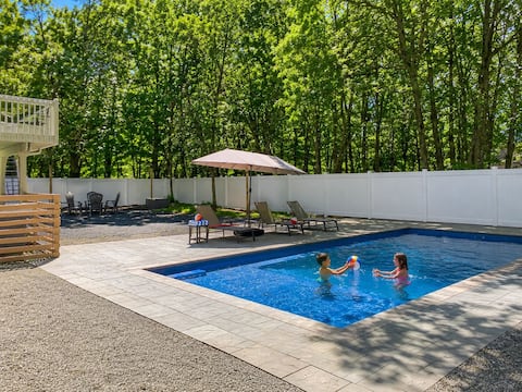 Private pool~2 House Haven~slps30~HotTub~Speakeasy