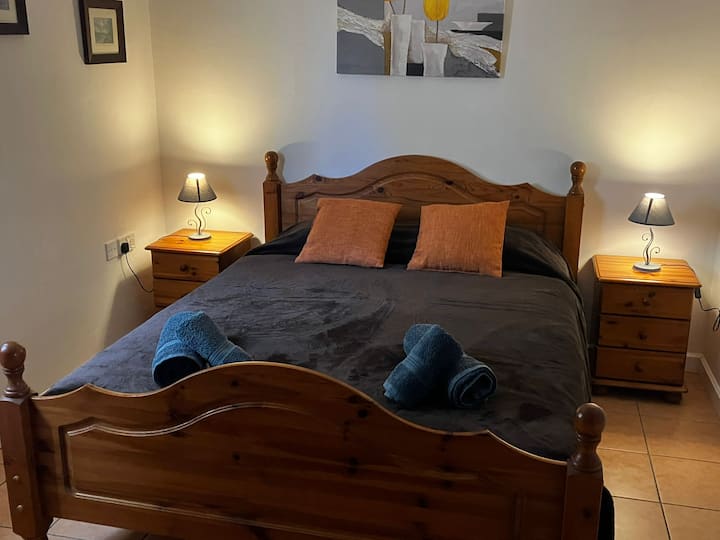 St. Julians Apt With Yards And Separate Entrance - Malta
