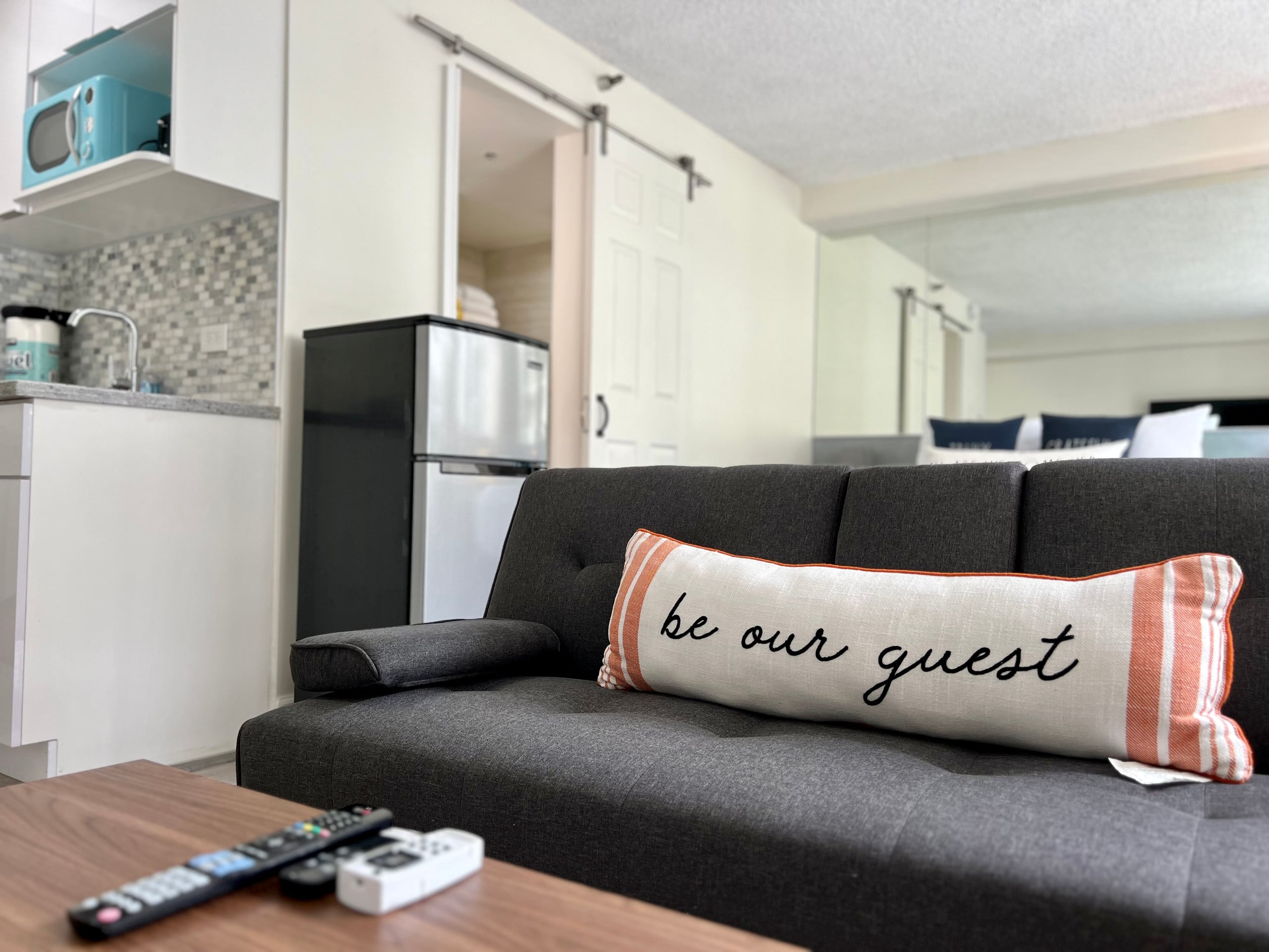 Condo in Honolulu · ★4.76 · Studio · 2 beds · 1 bath - Image 10