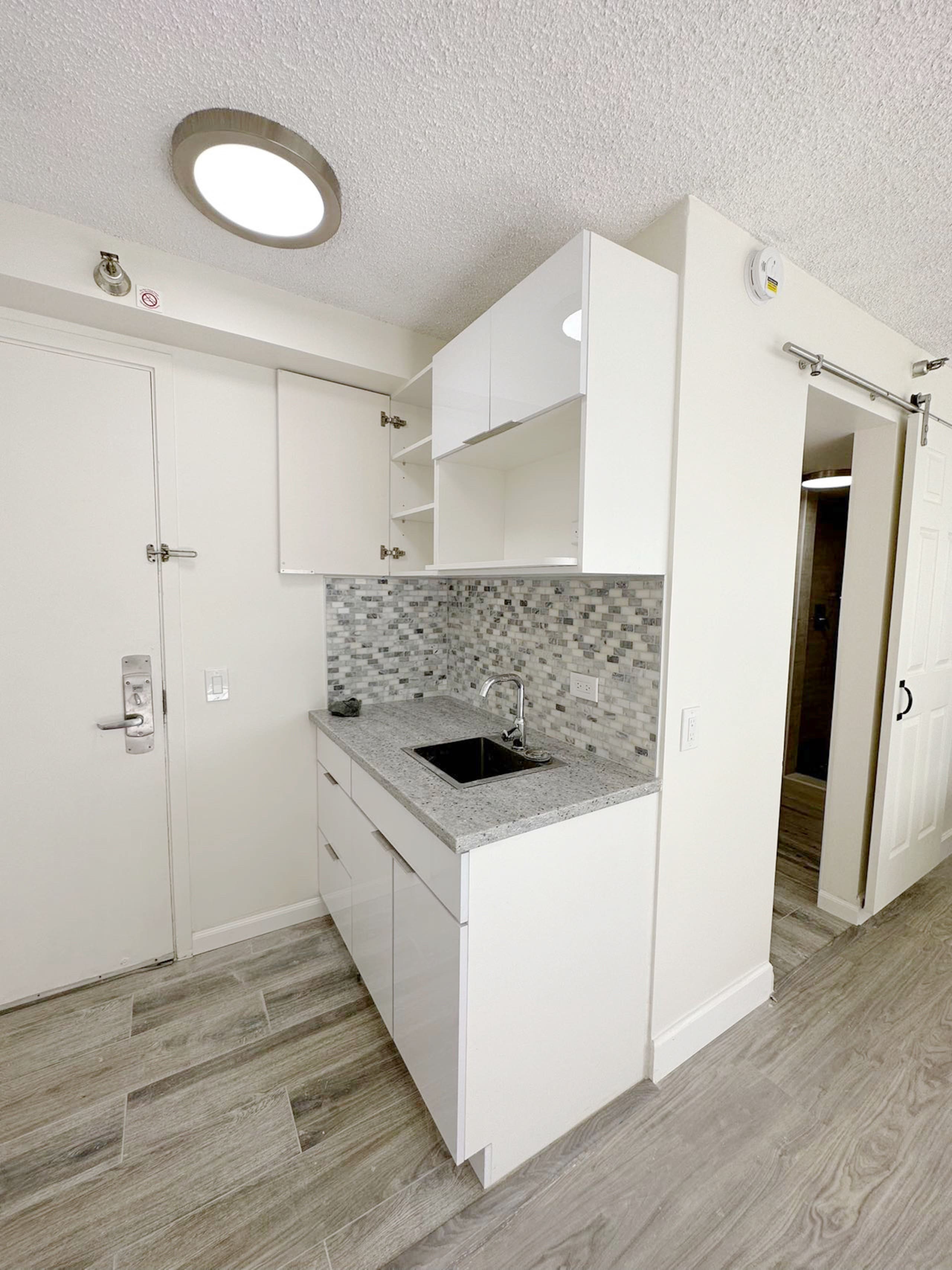 Condo in Honolulu · ★4.76 · Studio · 2 beds · 1 bath - Image 4