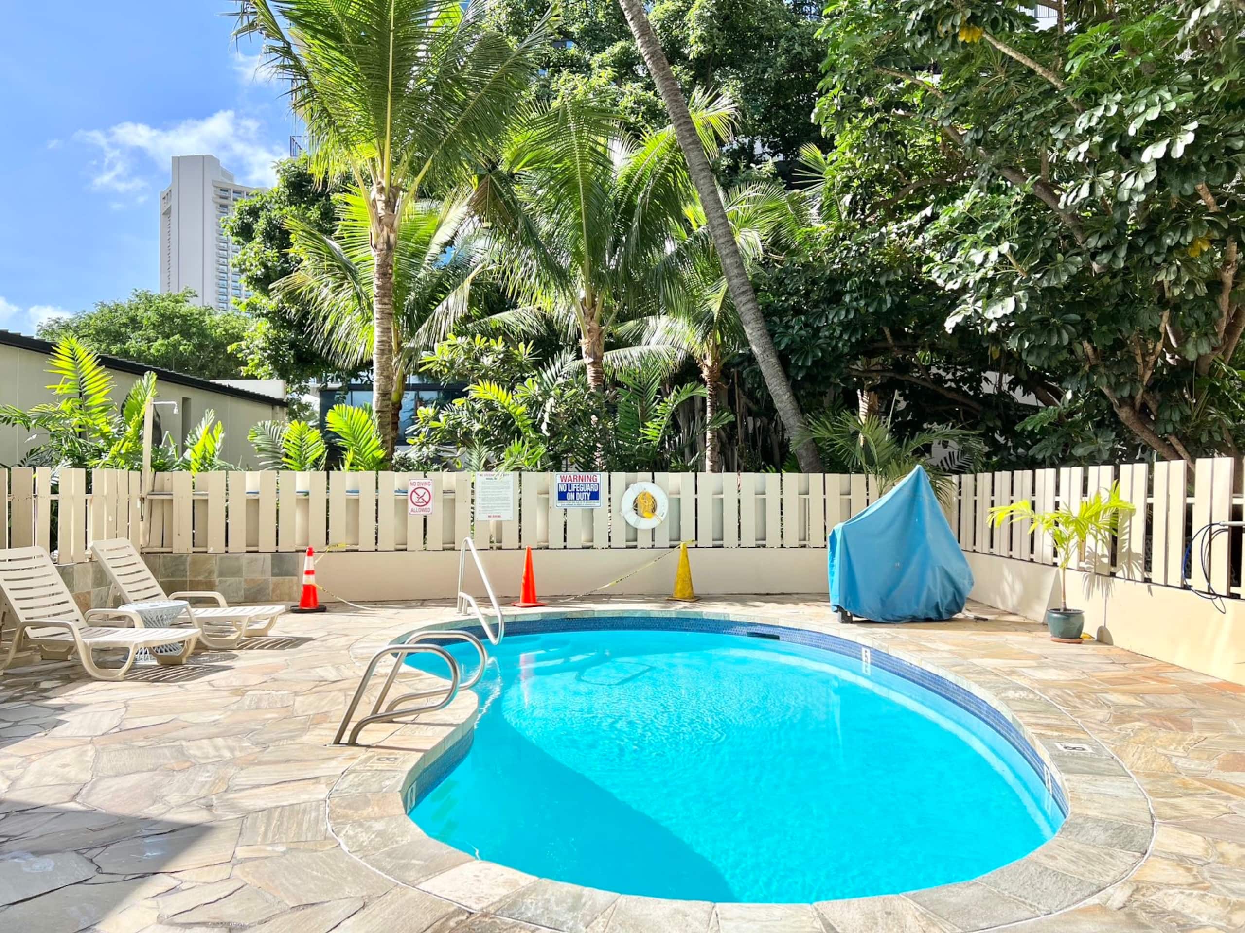 Condo in Honolulu · ★4.76 · Studio · 2 beds · 1 bath - Image 23
