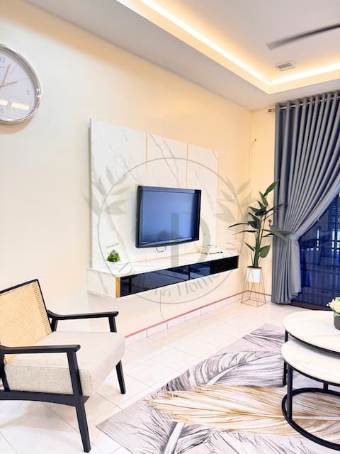 Demure home in Lumut Manjung