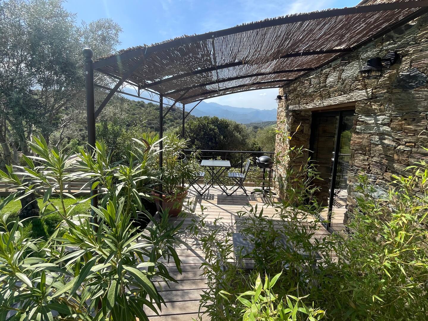 À Casetta Di Oletta — Patio
