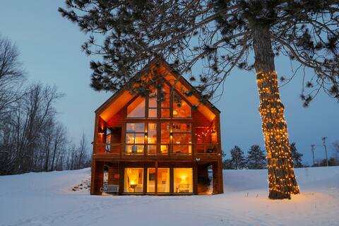 The Nordic Nest Vacation Home with Indoor Sauna