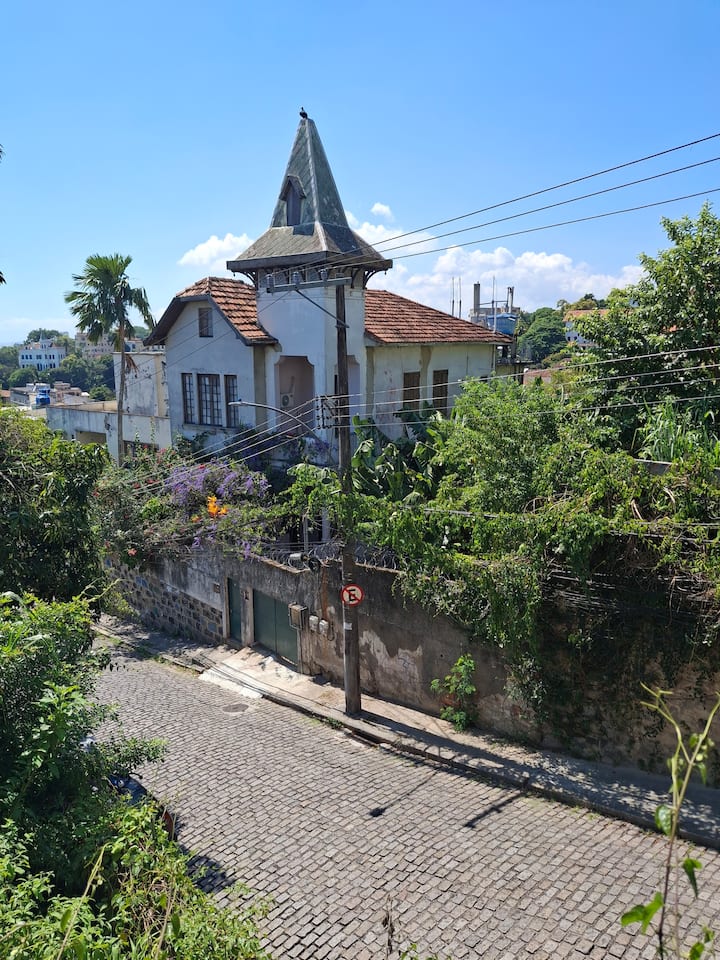 Casa Rústica Em Santa 2, Fica No Segundo Andar. - Rio de Janeiro