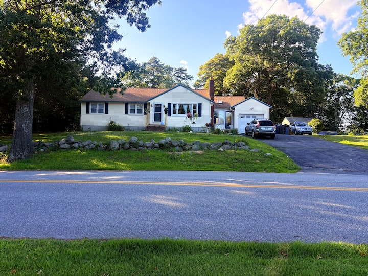Country Home, Private Basement Apartment - Andover, MA