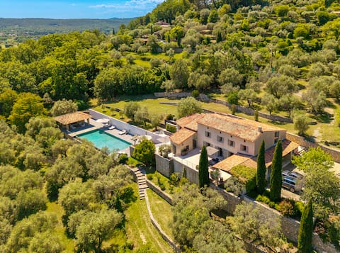 Luxury private villa. Amazing views, infinity pool