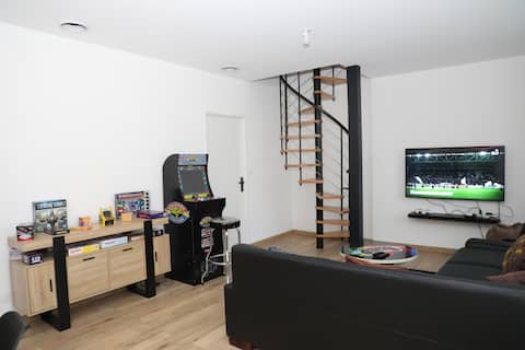The Gaming Suite – Unusual Accommodation – 8 people