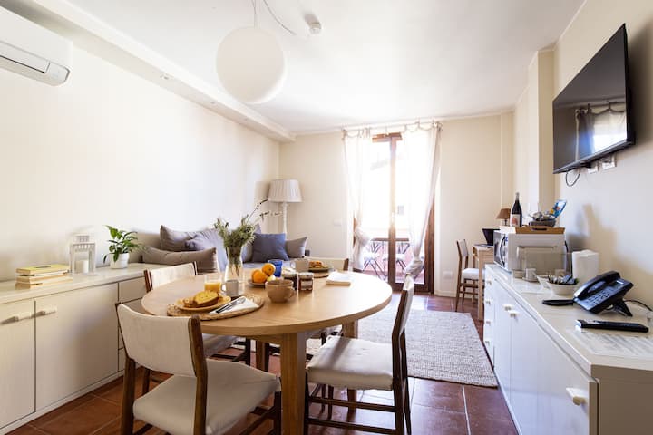 Apartment With Balcony 5 Min Walk From The Beach - Marina di Campo