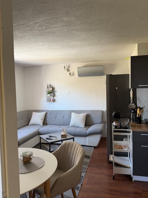 Successful Airbnb property: Apartments' Cvit ' in Općina Karlobag