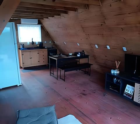 Popular Airbnb listing: Imperatriz Chalet with Jacuzzi, Fireplace, and Ground Fireplace SC in Santo Amaro Da Imperatriz