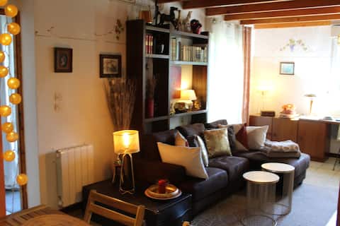 2 bedroom accommodation in a cottage