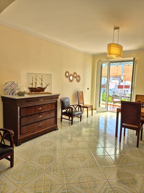 Top Airbnb: Apartment in Forio center "Il bacio del sole" in Forio