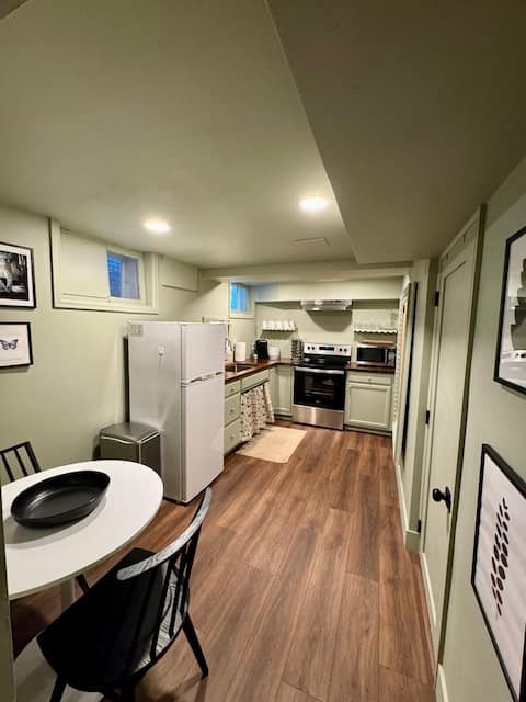 Successful Airbnb property: Basement BnB in Congress Park in Denver