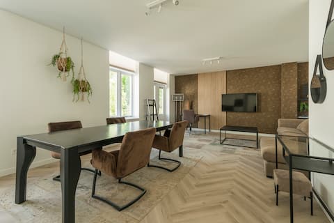 New xl prestige home with balconies