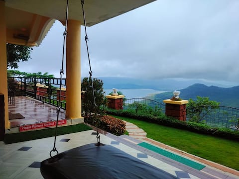 Blossom Stay@Valley & Lakeview with Swimming Pool