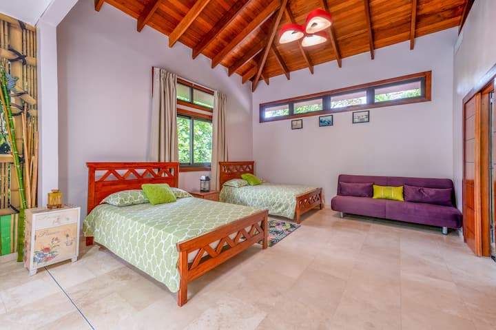 ¡Tenemos 2 camas plegables disponibles! 2 personas adicionales. 