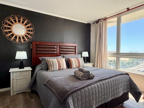 Apartment facing the Trébol Mall and airport