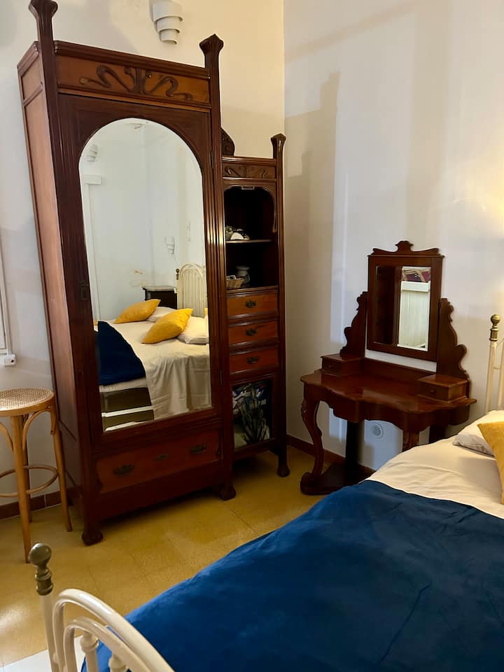 Le Rideau : Un Point Culminant Du Palazzo Accolla - Syrakus