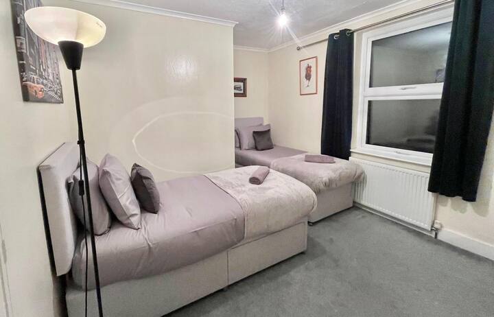 غرفة النوم 2