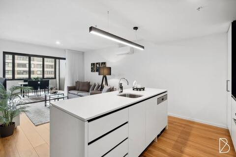 Modern luxurious unit in the heart of Dickson