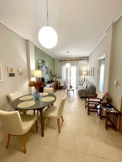 Top performing Airbnb: Sunset by the sea Apartment in Δήμος Κορινθίων