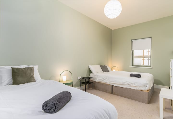 Beautiful 3 Bed House, Sleeps 4 - No. 3 Lyrath - Ashbourne