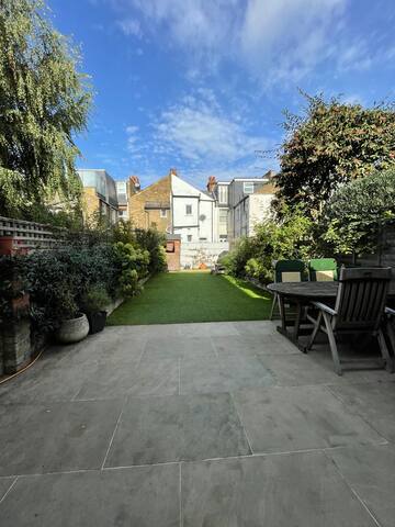 Immaculate 5-bedroom family home gallery image 4