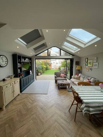 Immaculate 5-bedroom family home gallery image 5