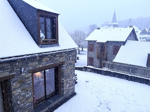 Augustus Barn : spacious and localy central