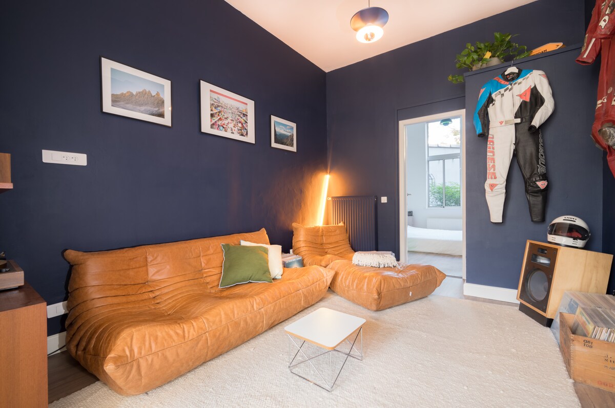 Top Airbnb: Design Apartment | Historical AMS City Center in Bloemgrachtbuurt