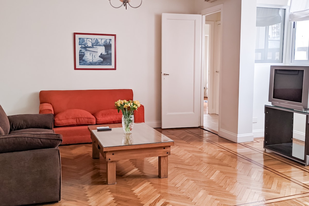 Successful Airbnb property: Luminous San Telmo | Puerto Madero, Downtown in San Telmo
