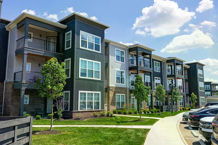 The Queen Of Dublin | Luxury 2br Near Bridge Park - Dublin, OH